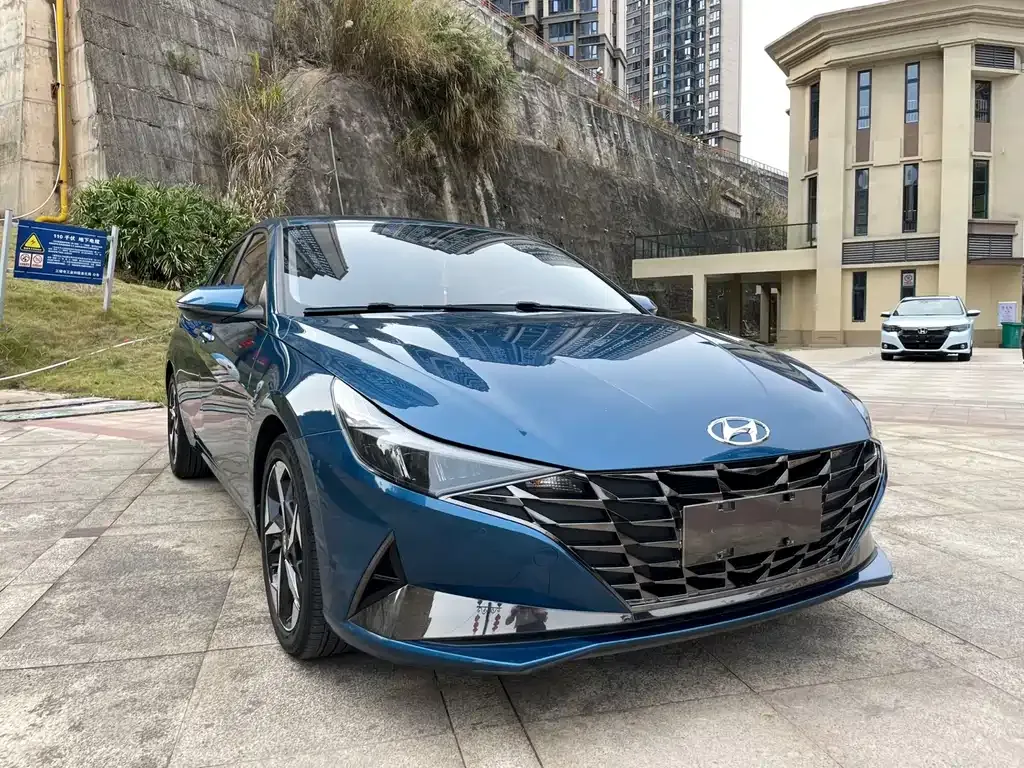 Hyundai Elantra — фото 8