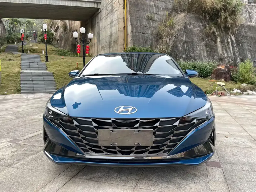 Hyundai Elantra — фото 7