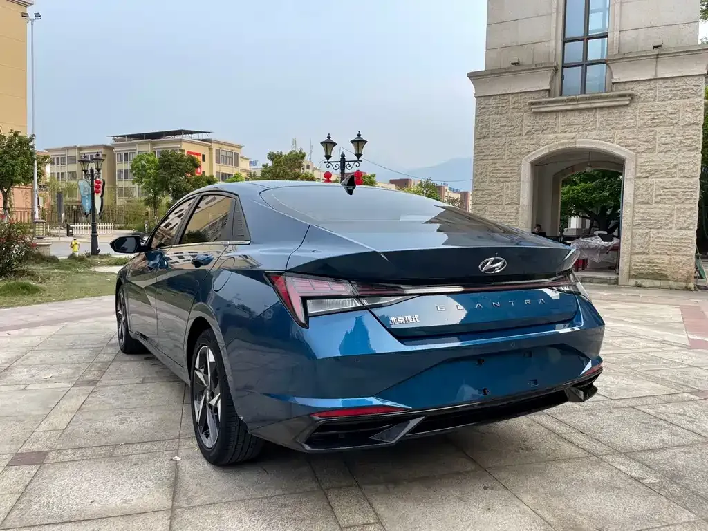 Hyundai Elantra — фото 6