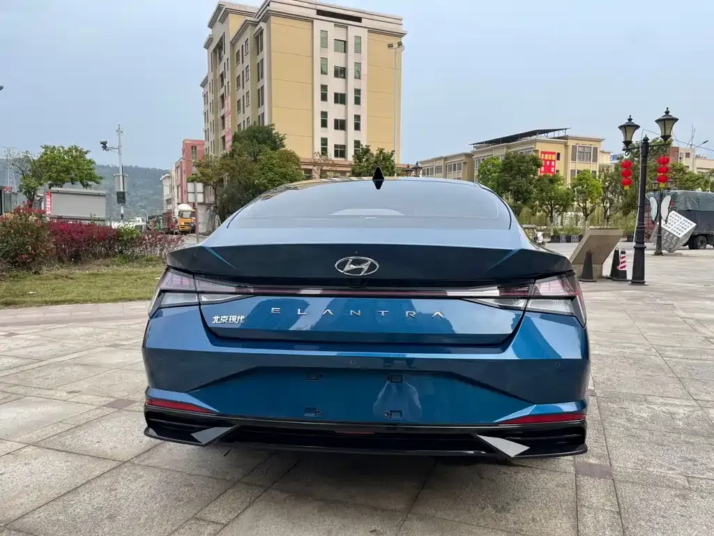 Hyundai Elantra — фото 9