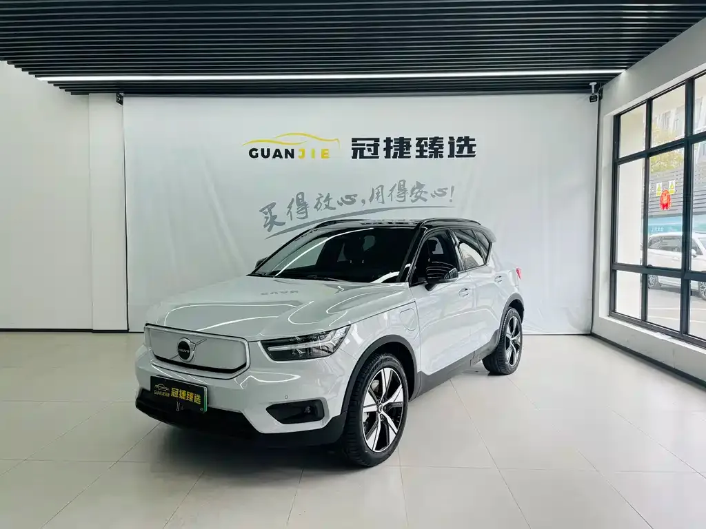 Volvo XC40 NEV — фото 1