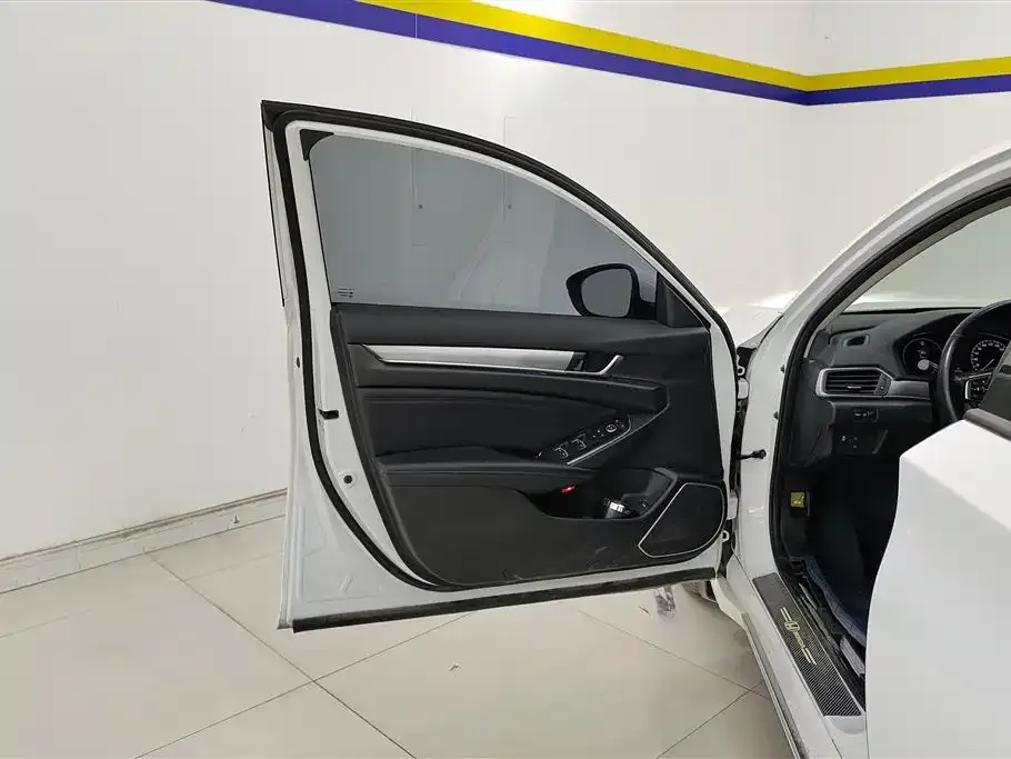 Honda Accord — фото 6