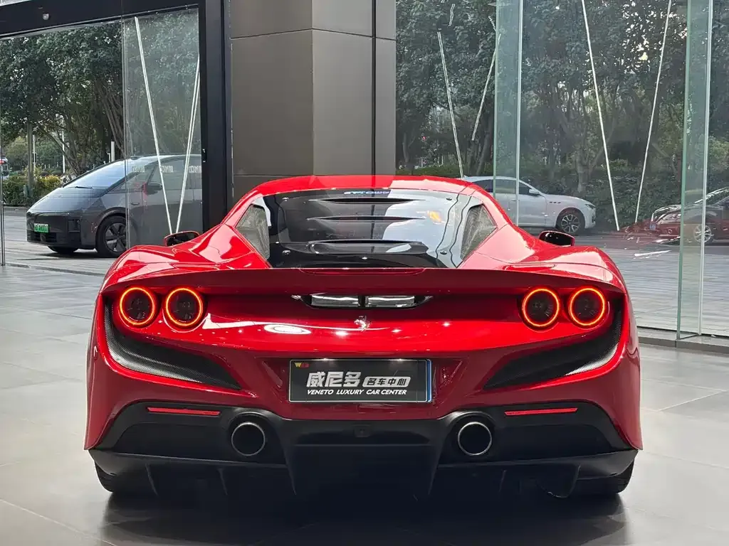 Ferrari F8 — фото 6