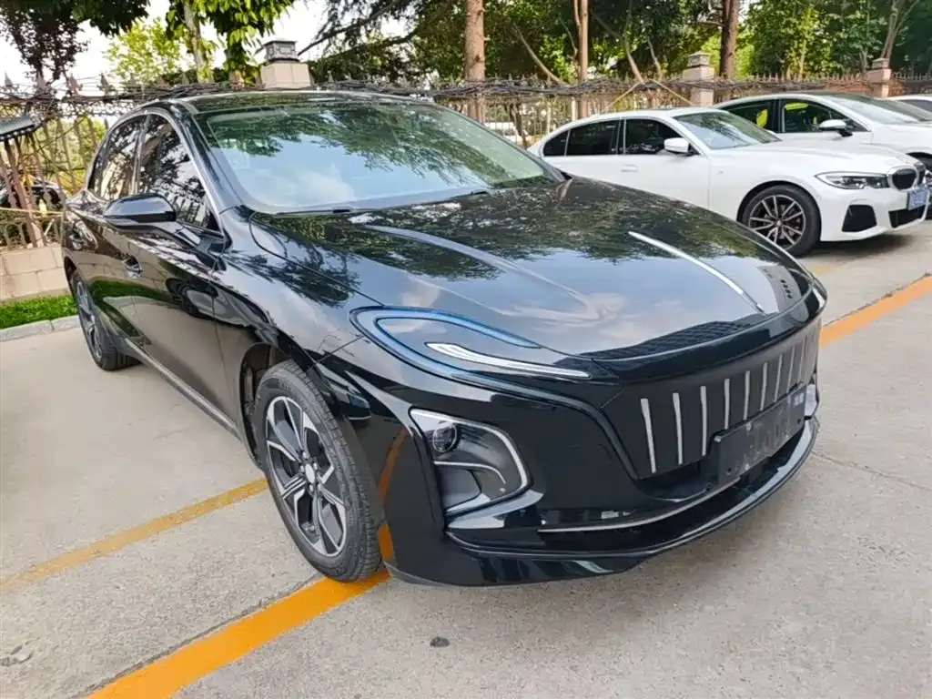 Hongqi E-QM5 — фото 9