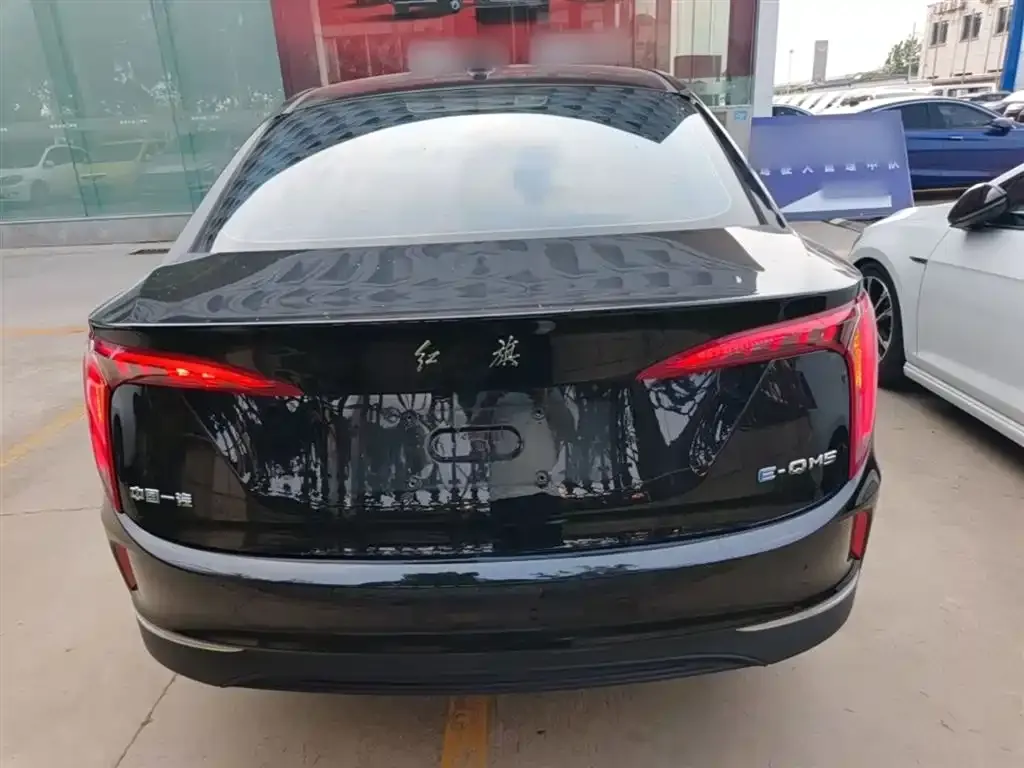 Hongqi E-QM5 — фото 4