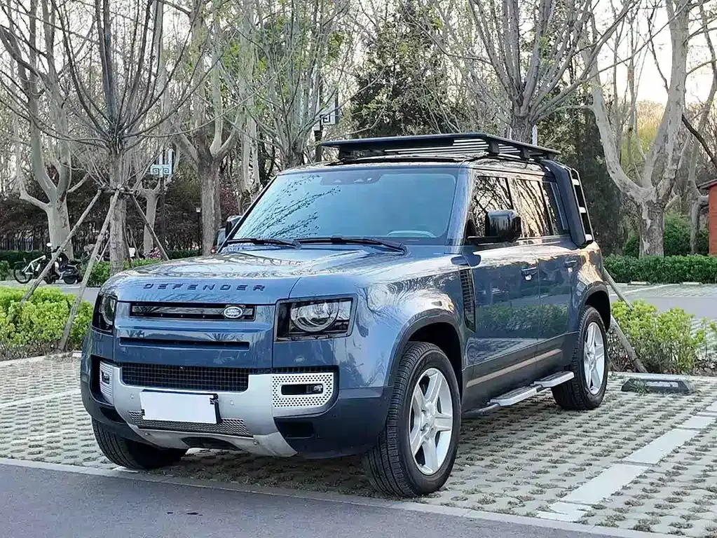 Land Rover Defender — фото 1