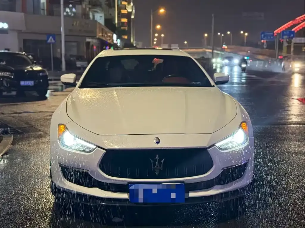 Maserati Ghibli — фото 1