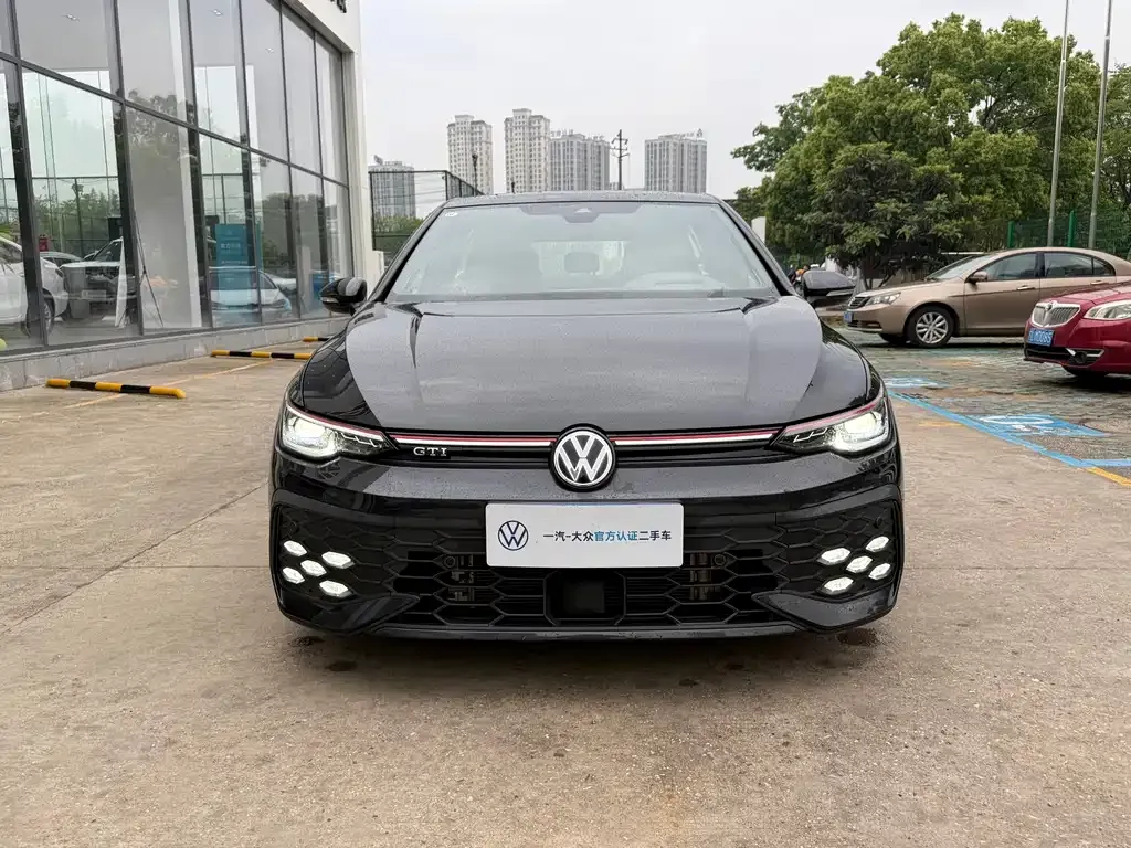 Volkswagen Golf GTI — фото 1