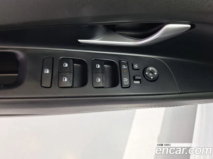 Hyundai AVANTE — фото 3