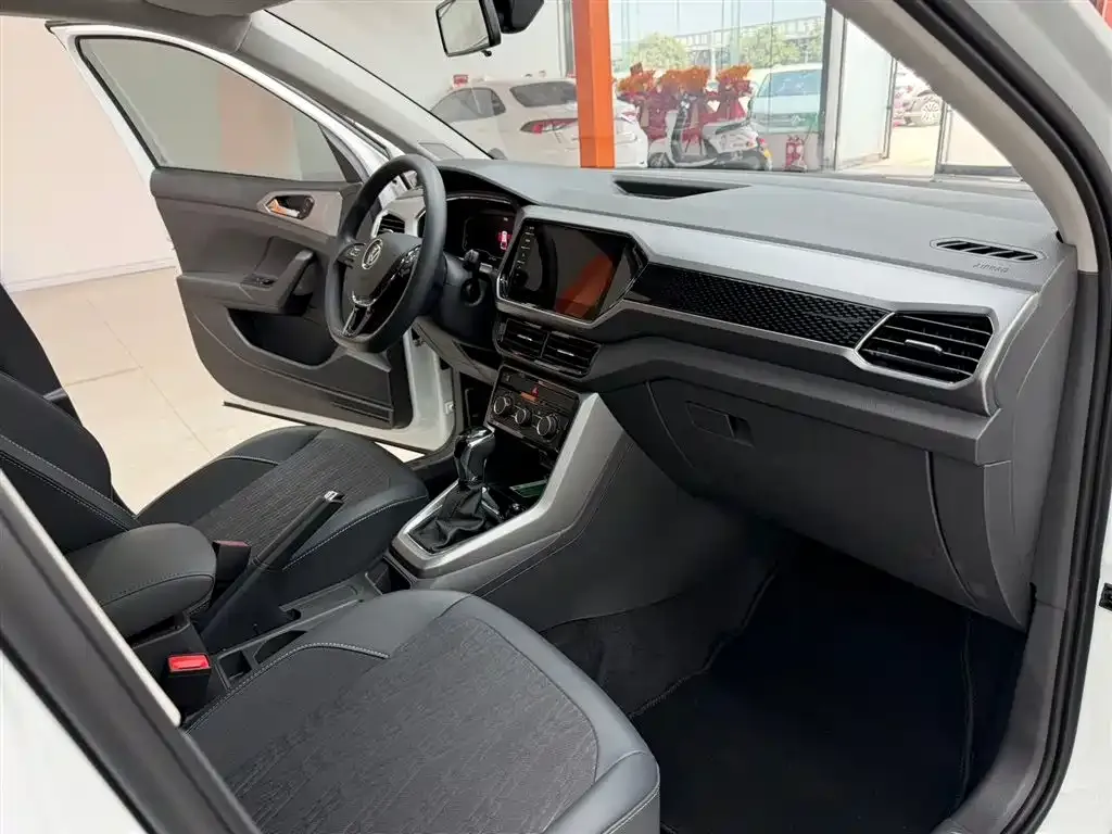 Volkswagen T-Cross — фото 10