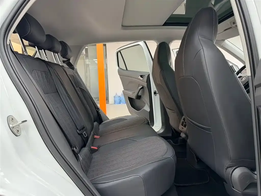 Volkswagen T-Cross — фото 5