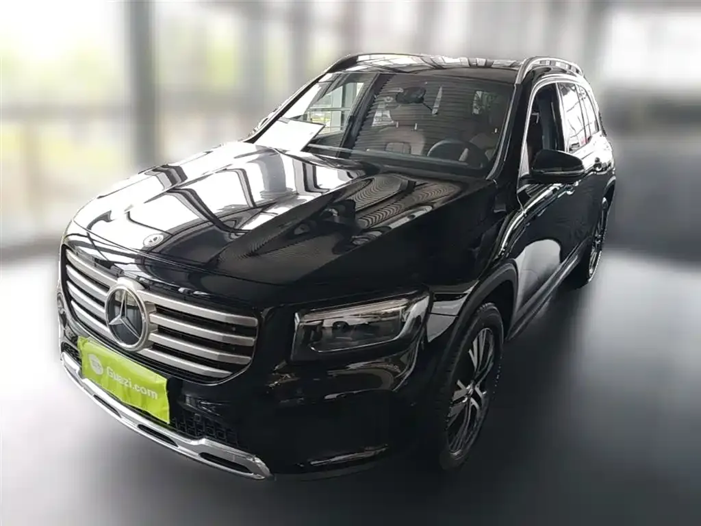 Mercedes-Benz GLB — фото 1