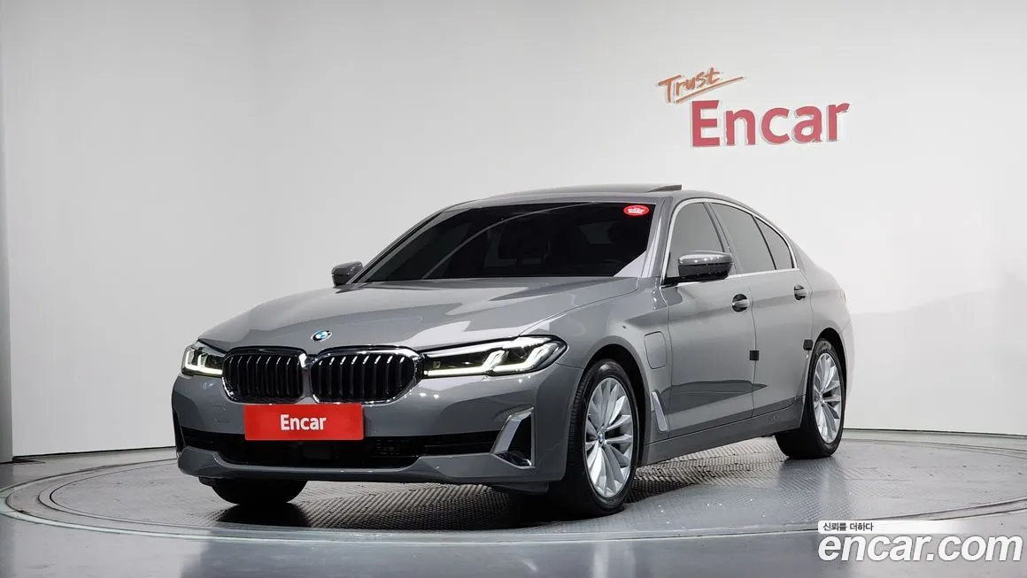 BMW 5-Series — фото 1