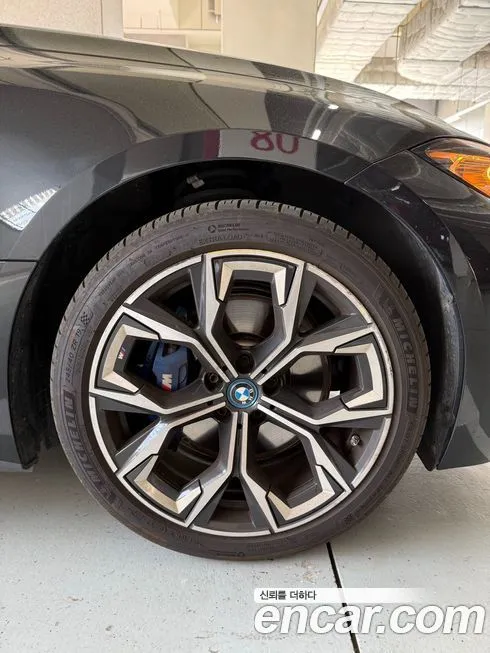 BMW i4 — фото 4