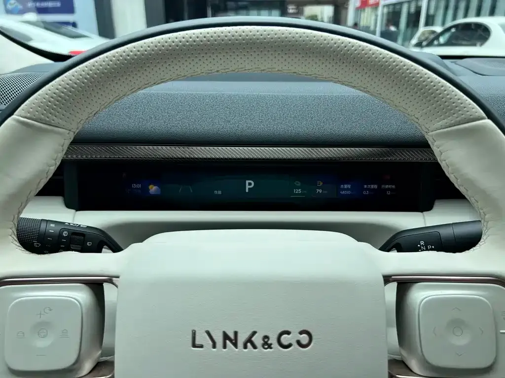 Lynk & Co 900 — фото 2