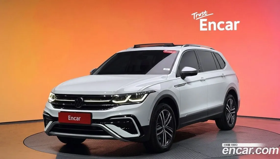 Volkswagen Tiguan — фото 1