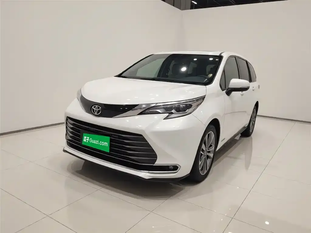 Toyota Sienna — фото 4