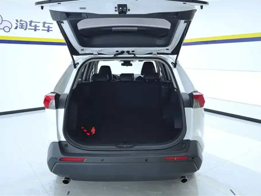 Toyota RAV4 — фото 3