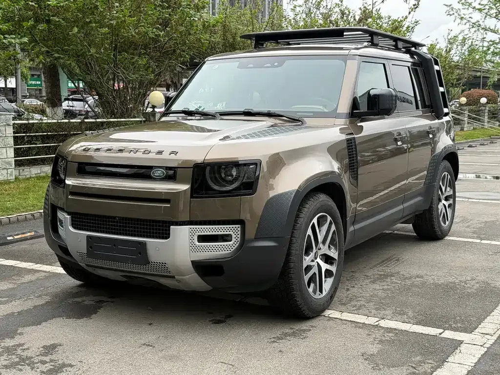 Land Rover Defender — фото 1