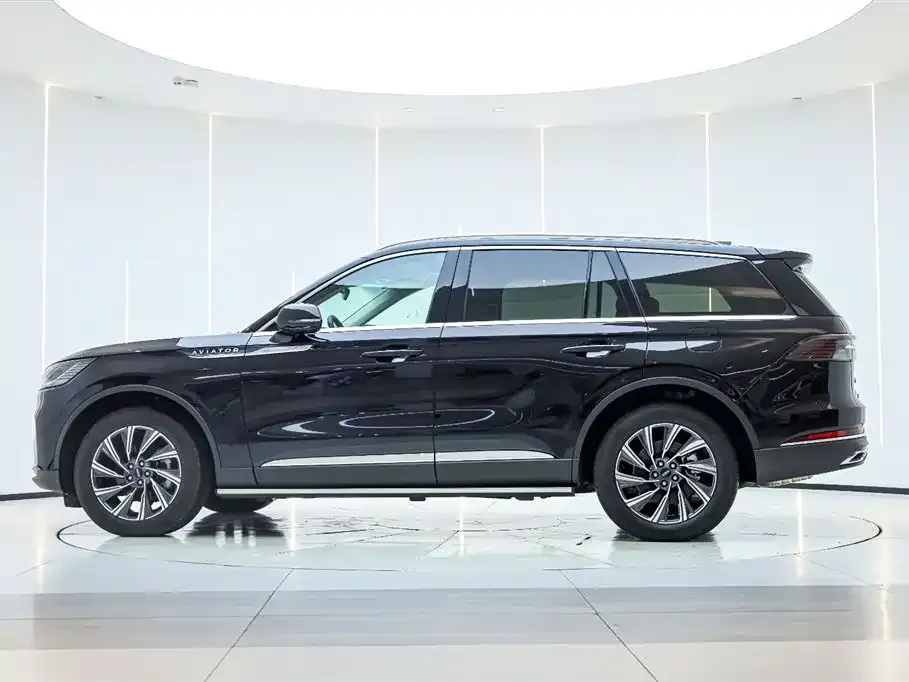 Lincoln Aviator — фото 2