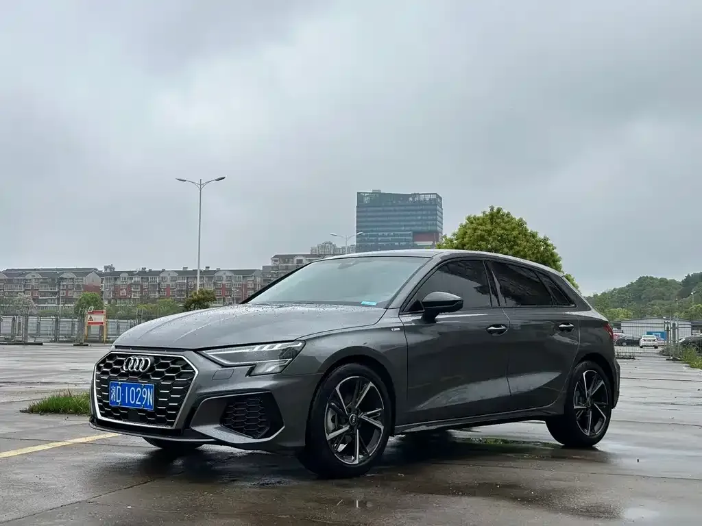 Audi A3 — фото 1