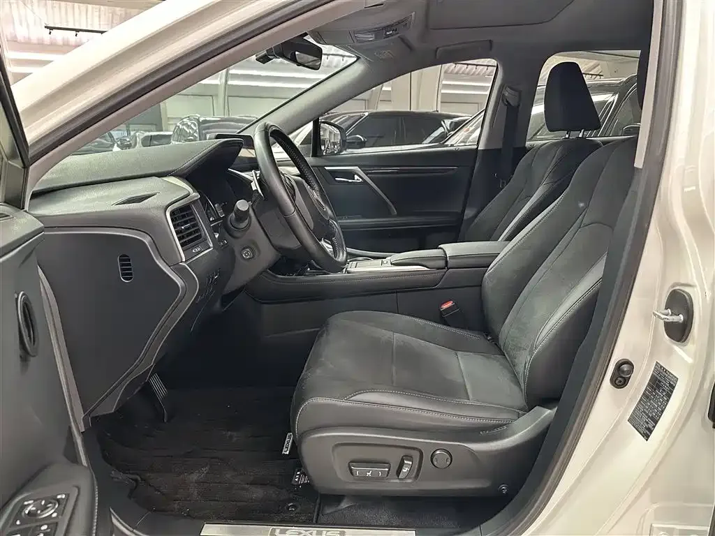 Lexus RX — фото 9