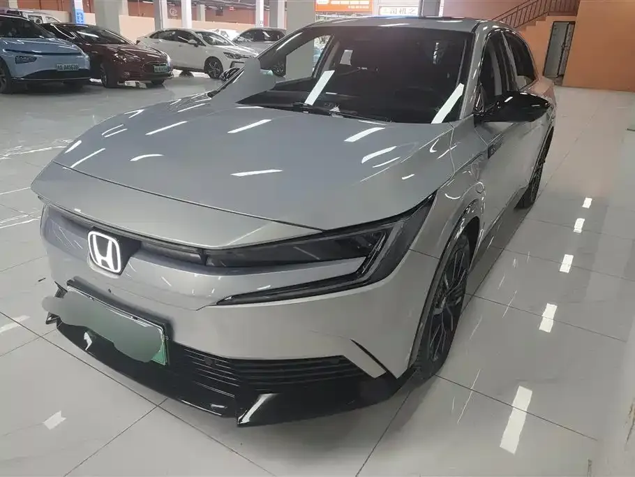 Honda e:NP2 — фото 1