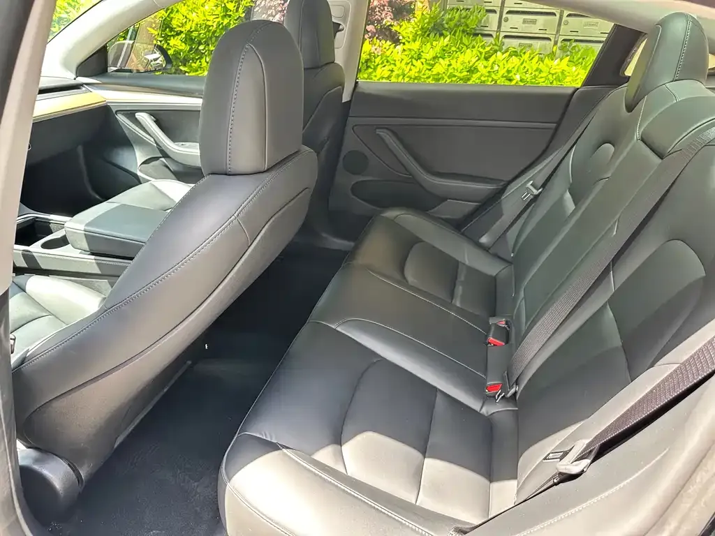 Tesla Model 3 — фото 4