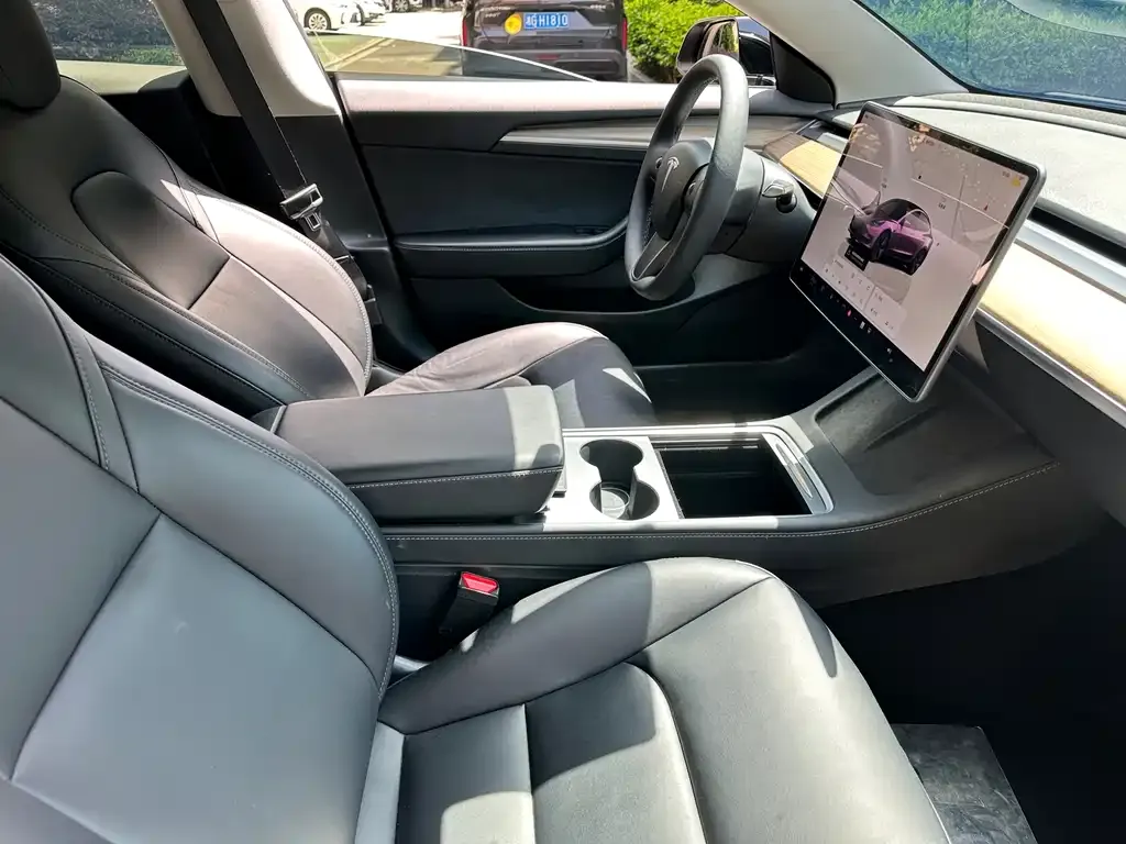 Tesla Model 3 — фото 3