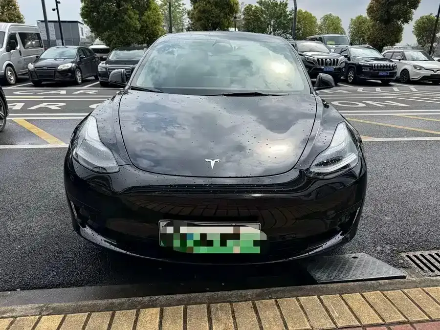 Tesla Model 3 — фото 9