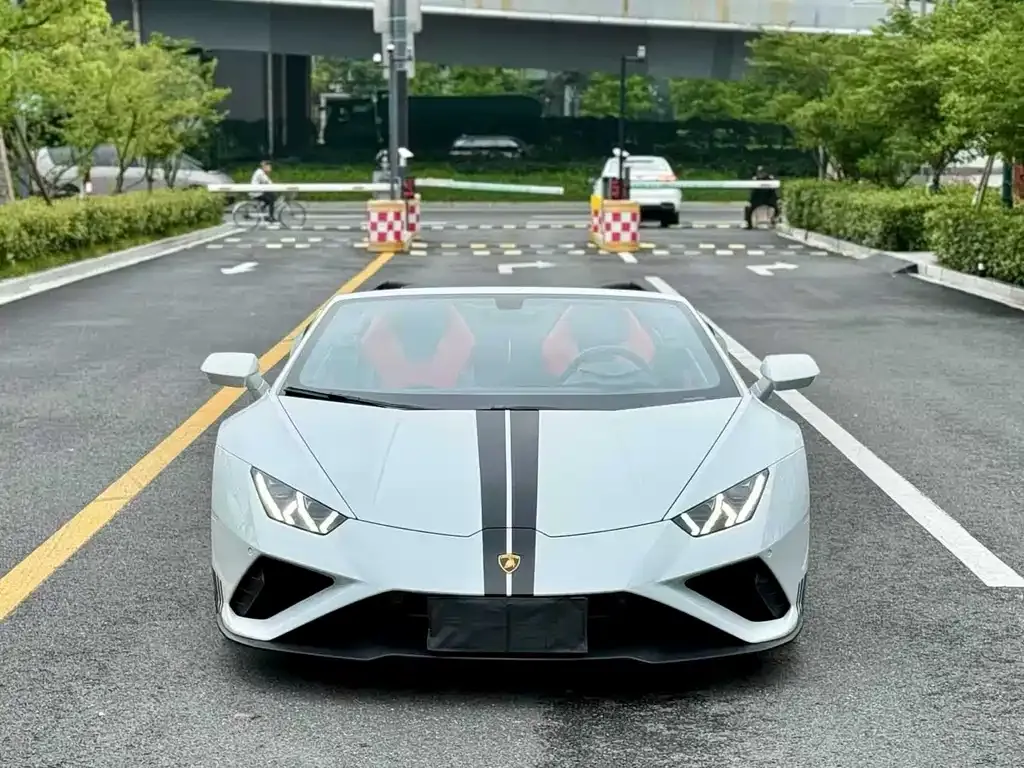Lamborghini Huracan — фото 1