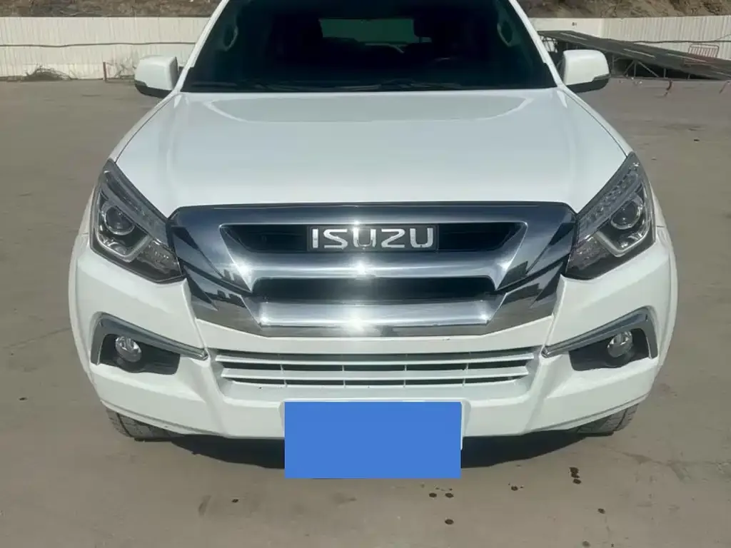 Isuzu MU-X — фото 4