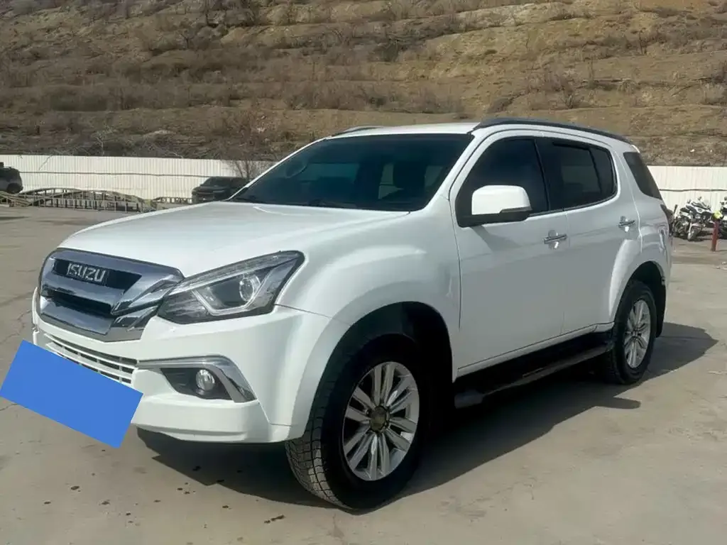 Isuzu MU-X — фото 8