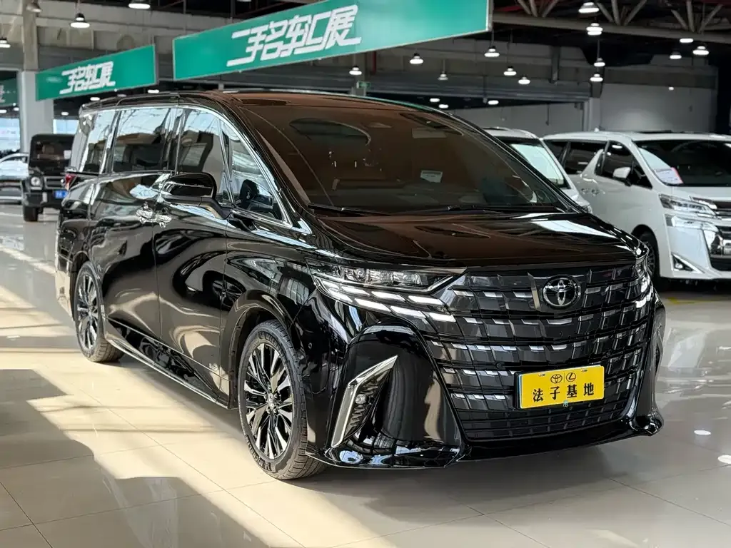 Toyota Alphard — фото 6