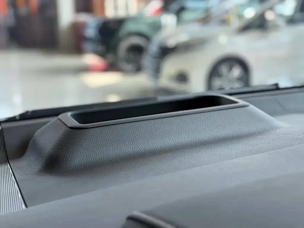 Toyota Alphard — фото 2