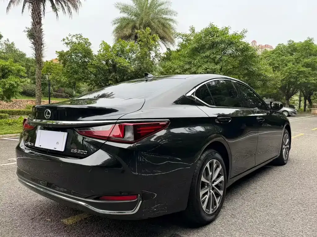 Lexus ES — фото 9