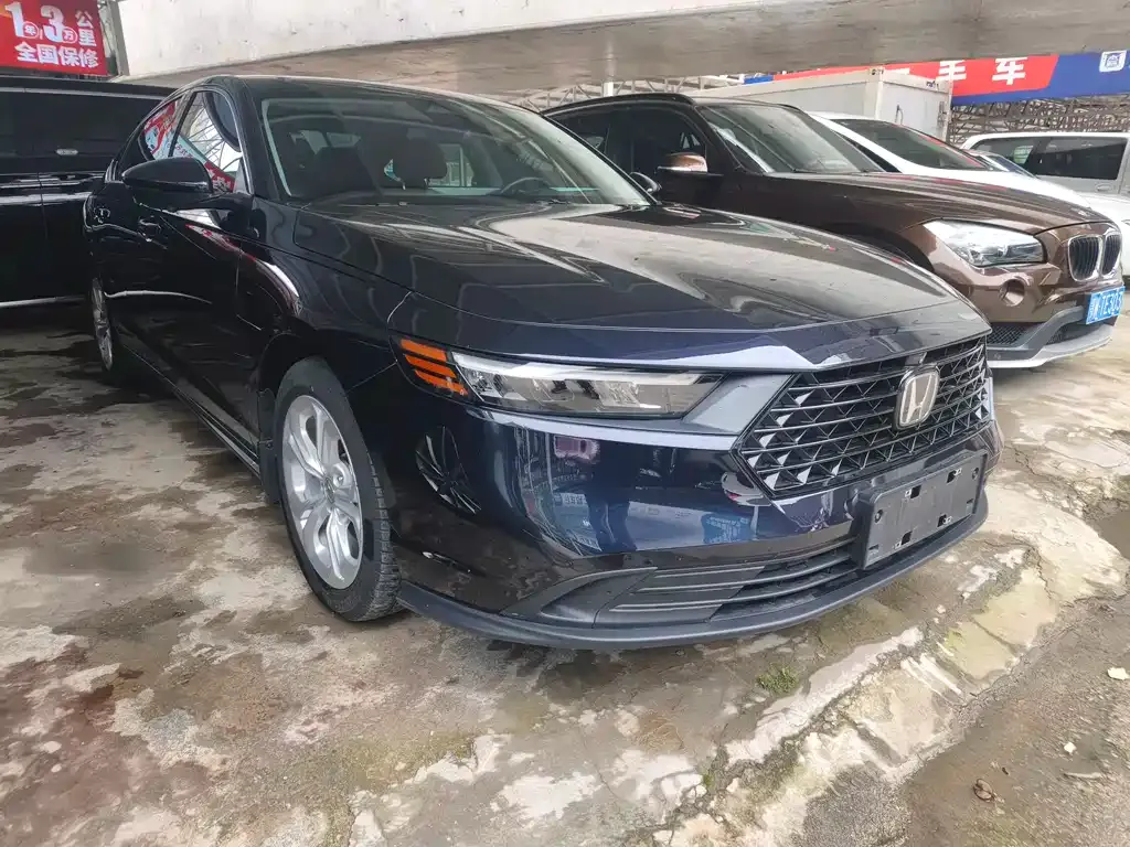 Honda Accord — фото 1