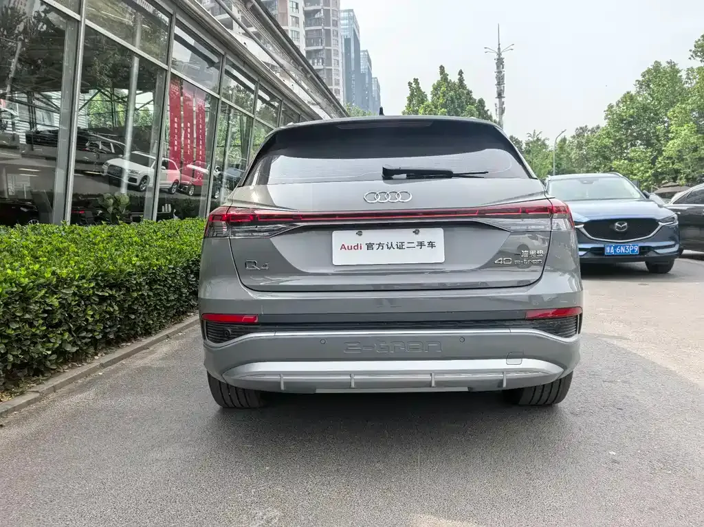 Audi Q4 e-tron — фото 10