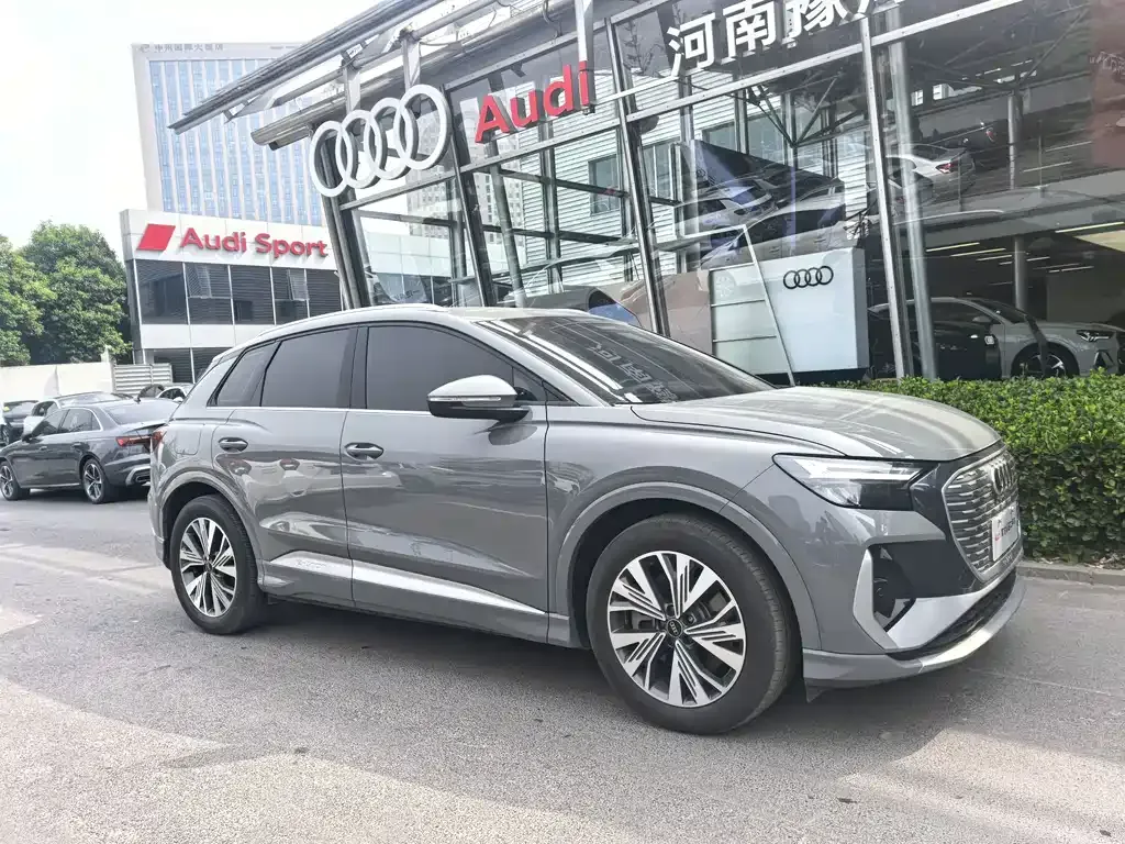 Audi Q4 e-tron — фото 9