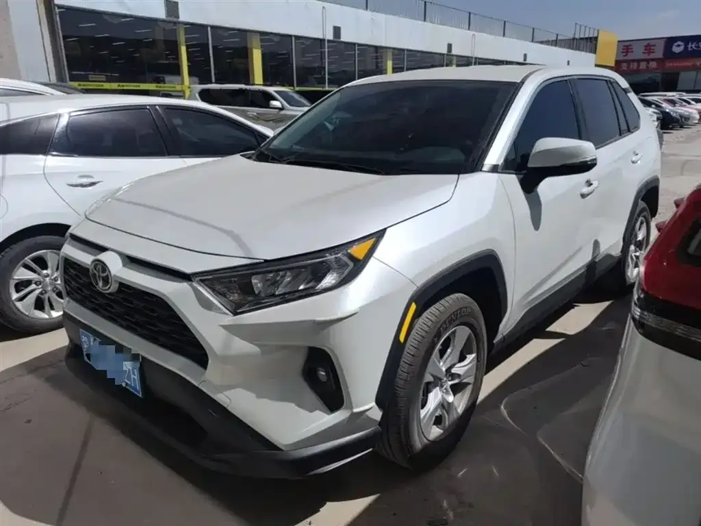 Toyota RAV4 — фото 3