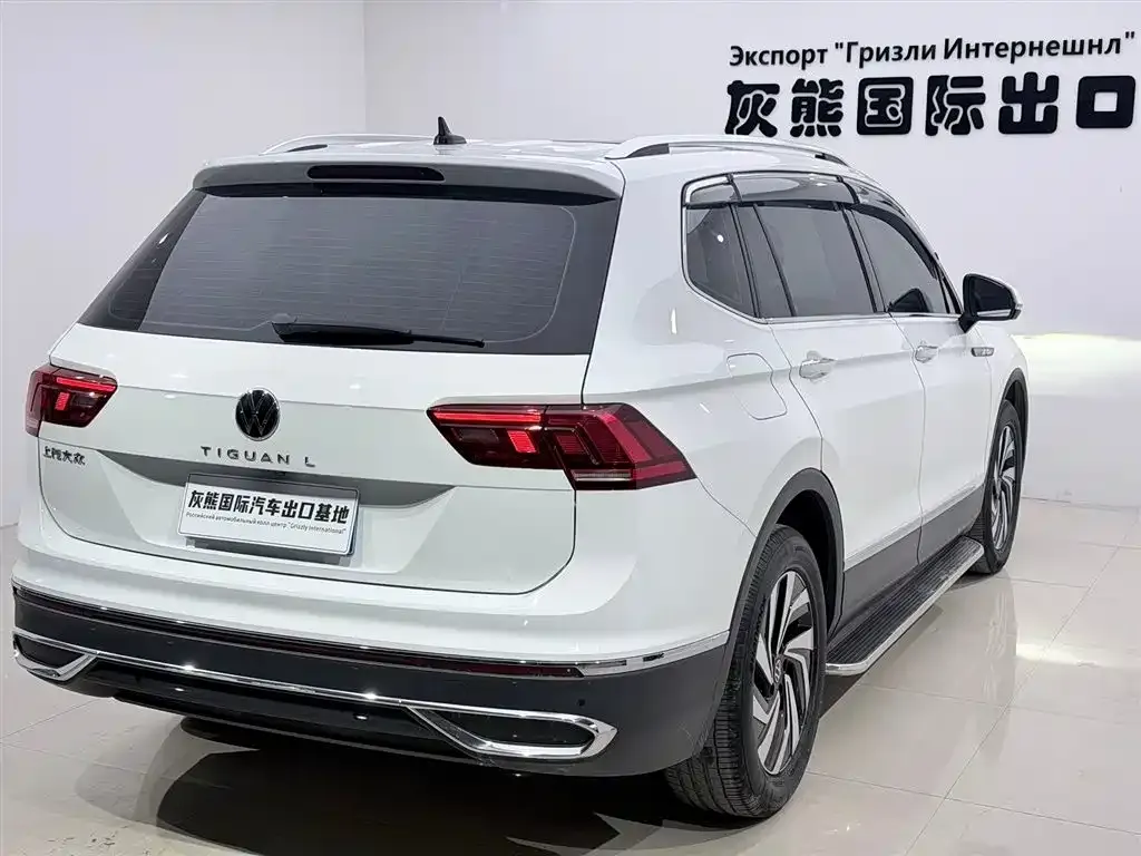Volkswagen Tiguan L — фото 8