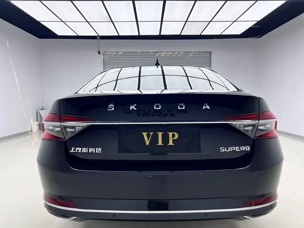 Skoda Superb — фото 8