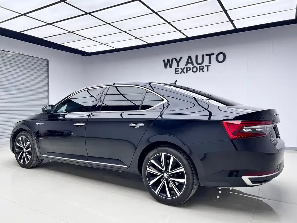Skoda Superb — фото 7