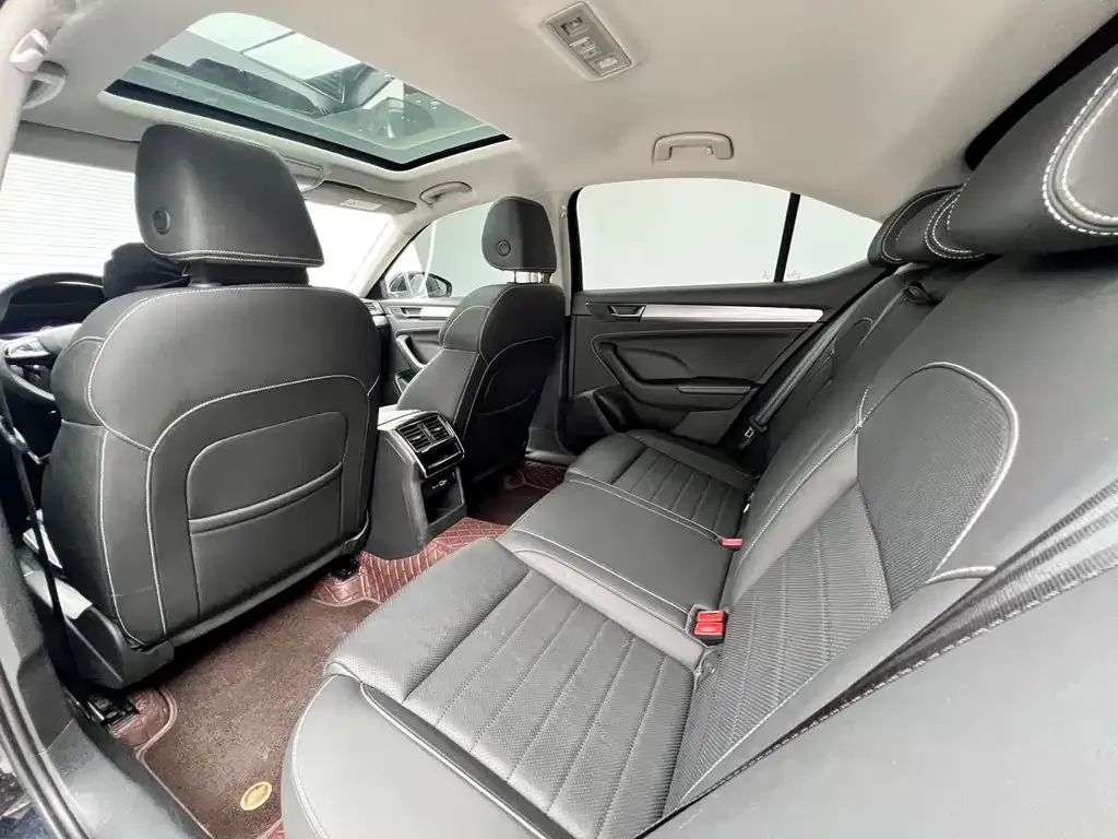 Skoda Superb — фото 2