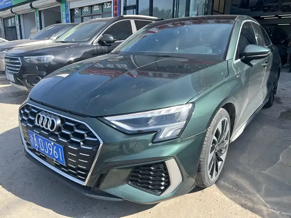 Audi A3 — фото 1