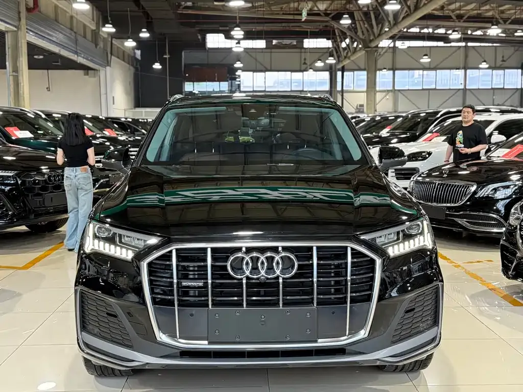 Audi Q7 — фото 8
