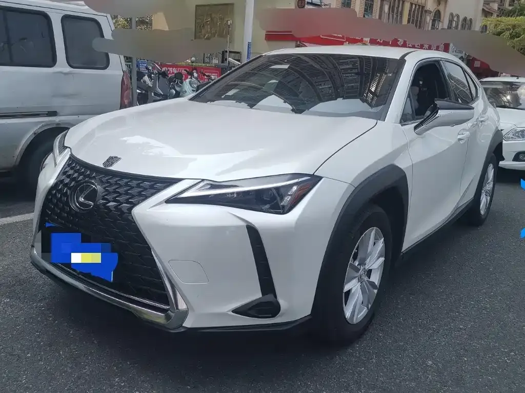Lexus UX — фото 1