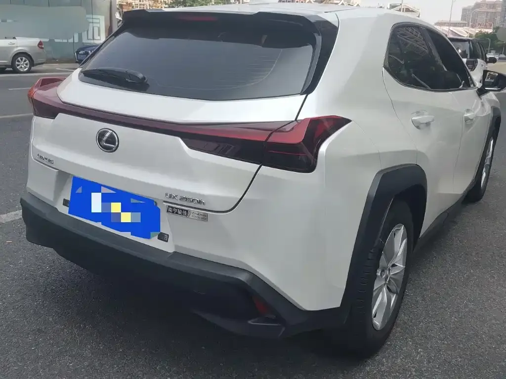 Lexus UX — фото 5
