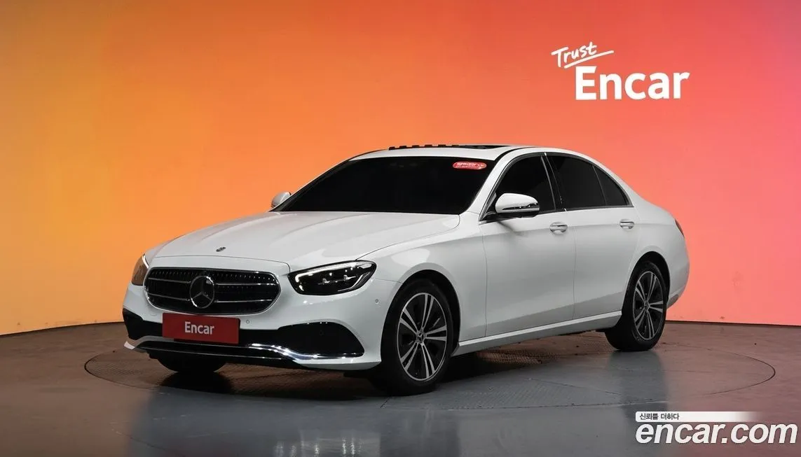 Mercedes-Benz E-Class — фото 1
