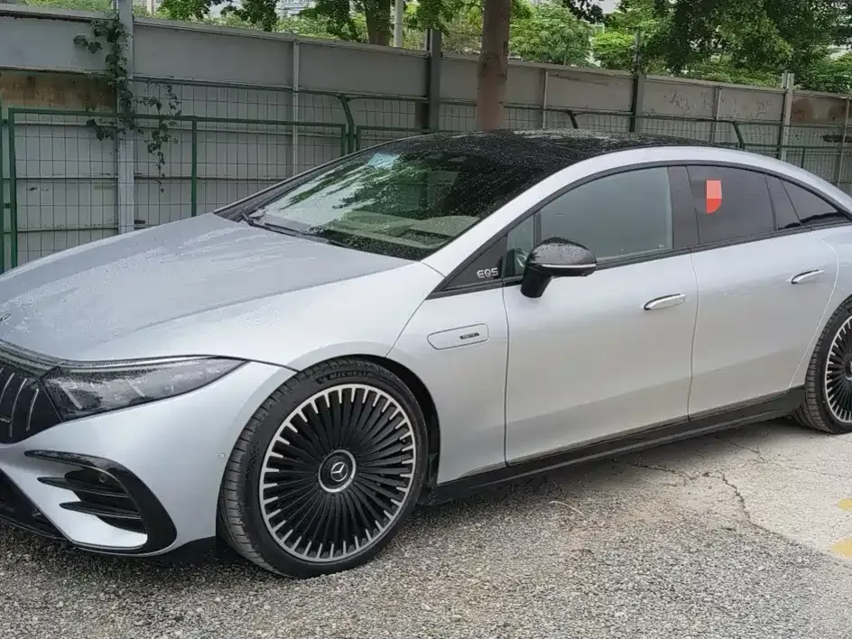 Mercedes-Benz EQS AMG — фото 10